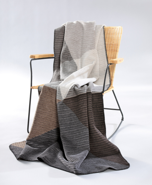 Biederlack Wohn- und Kuscheldecke 'Feel Graphic' 150 x 200 cm Grau